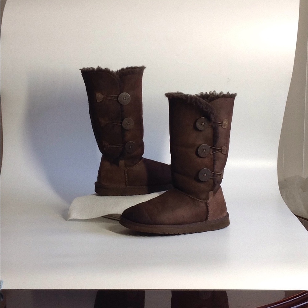 UGG Chocolate Bailey Button Triplet II Boo… - Picture 4 of 14